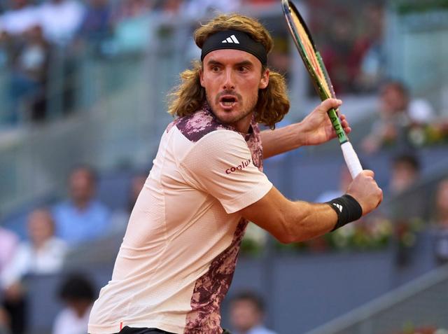 爱游戏下载-年终总决赛轻取戴维斯杯，西西帕斯统治全场