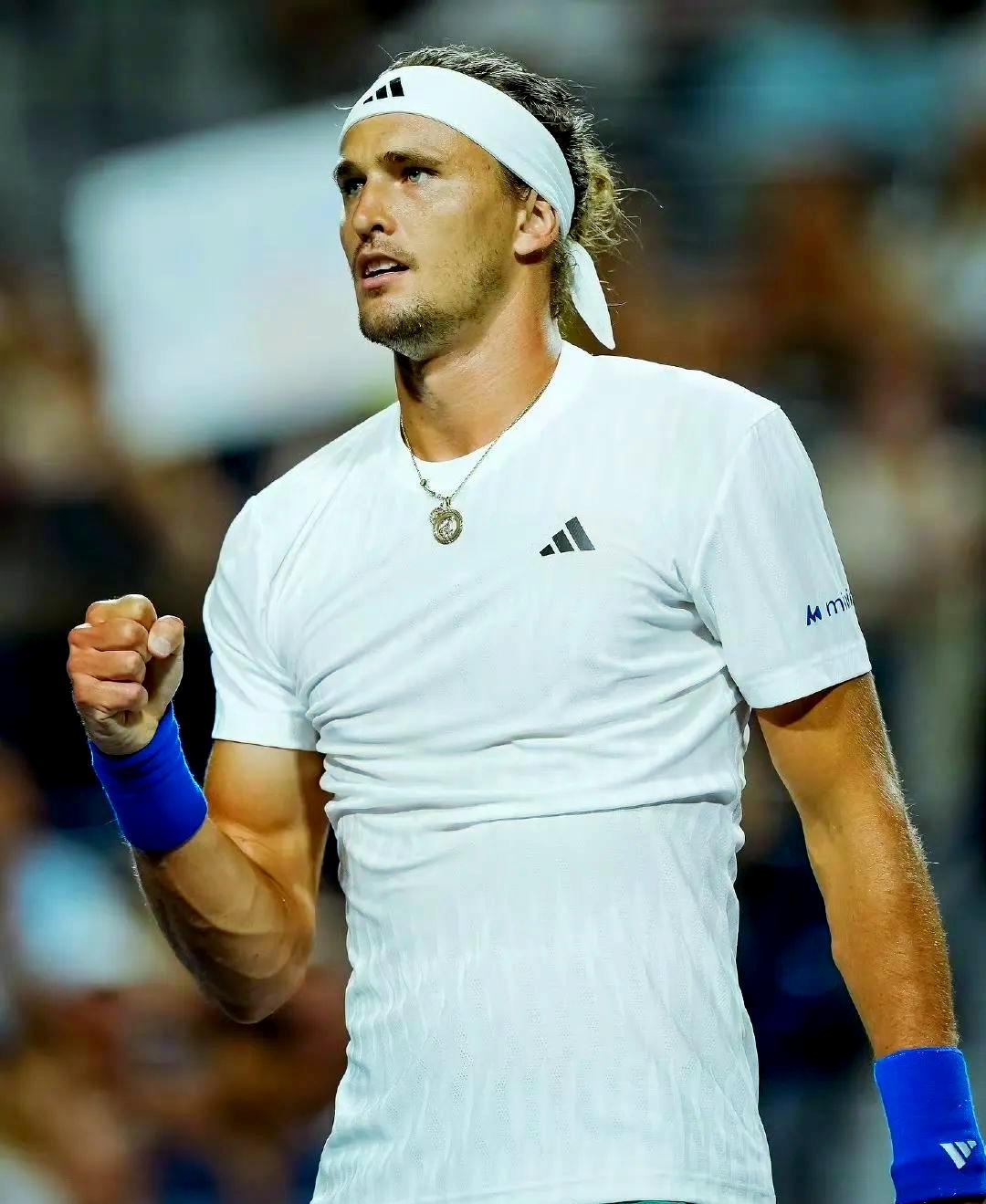 爱游戏下载-拉沃尔杯鏖战澳网，兹维列夫点燃赛场