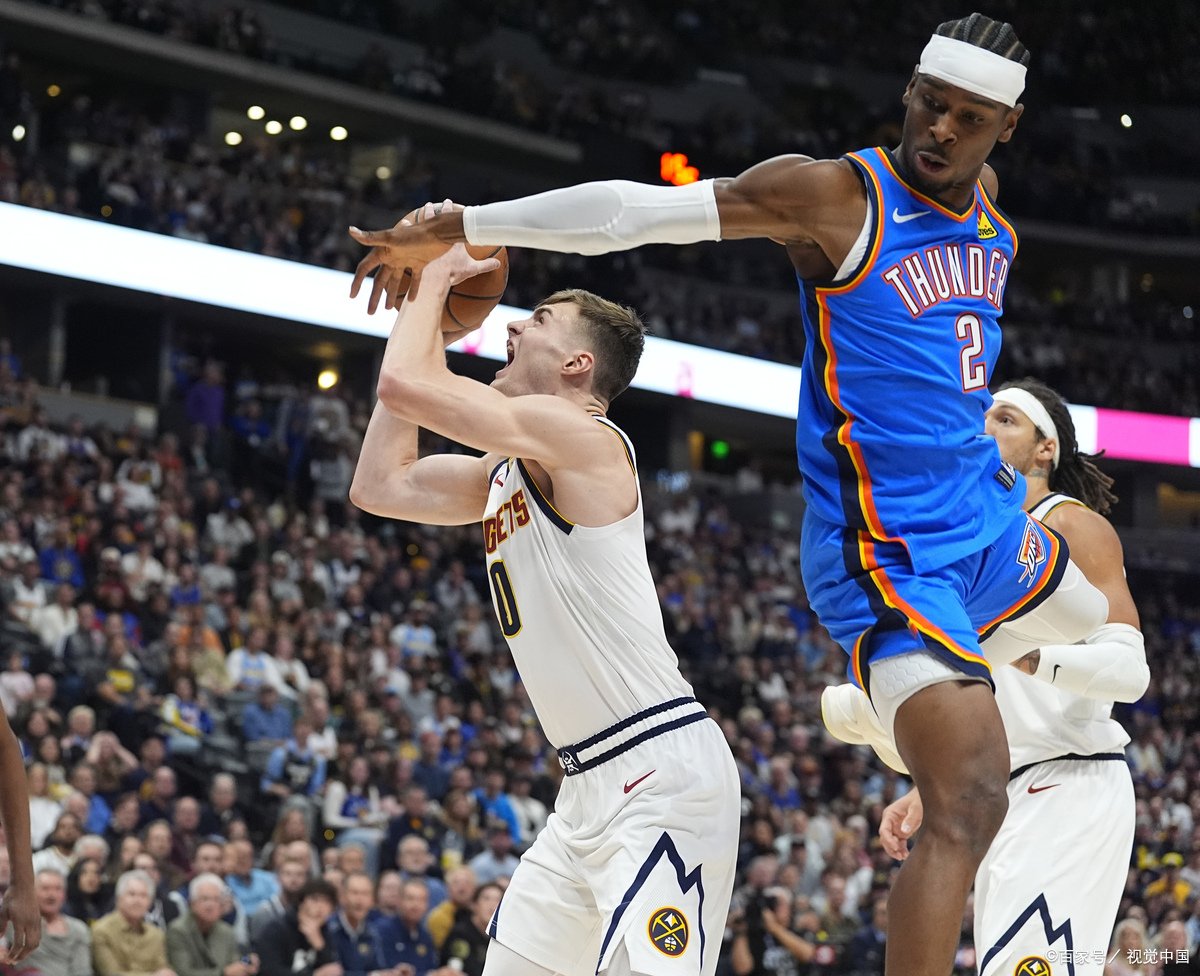 爱游戏在线-独行侠鏖战北京队，拉文关键制胜