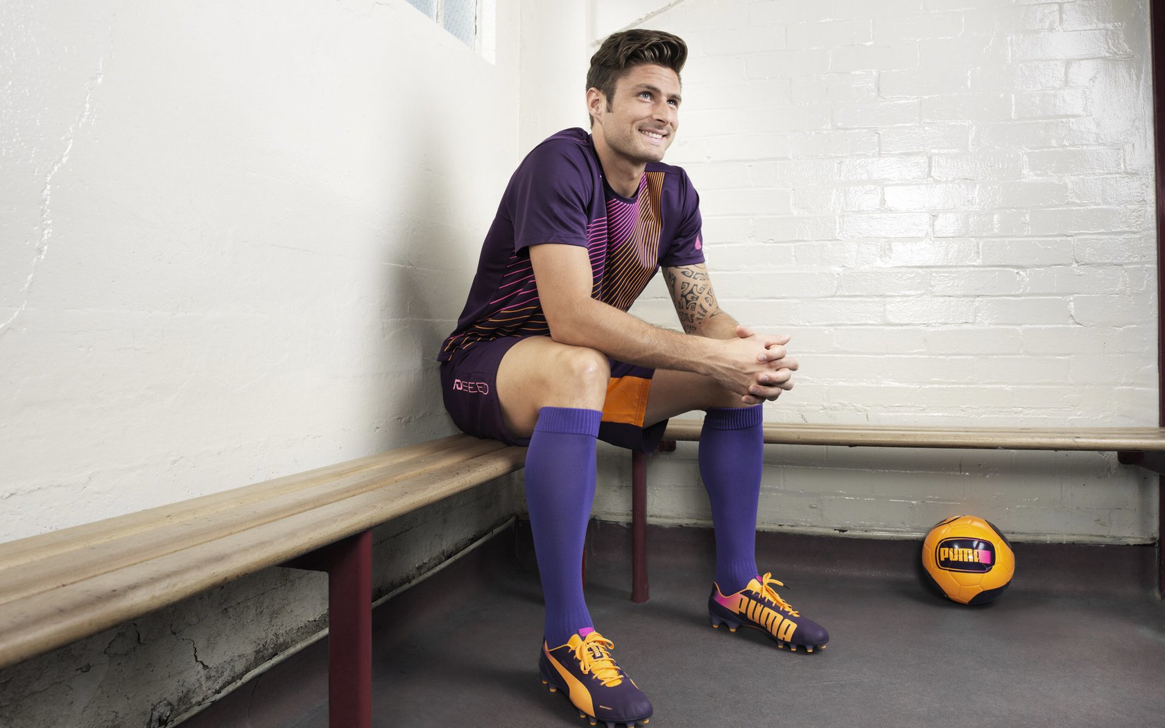 爱游戏tv-意甲焦点战之夜，戈贝尔统治全场，当篮球巨人征服足球圣殿